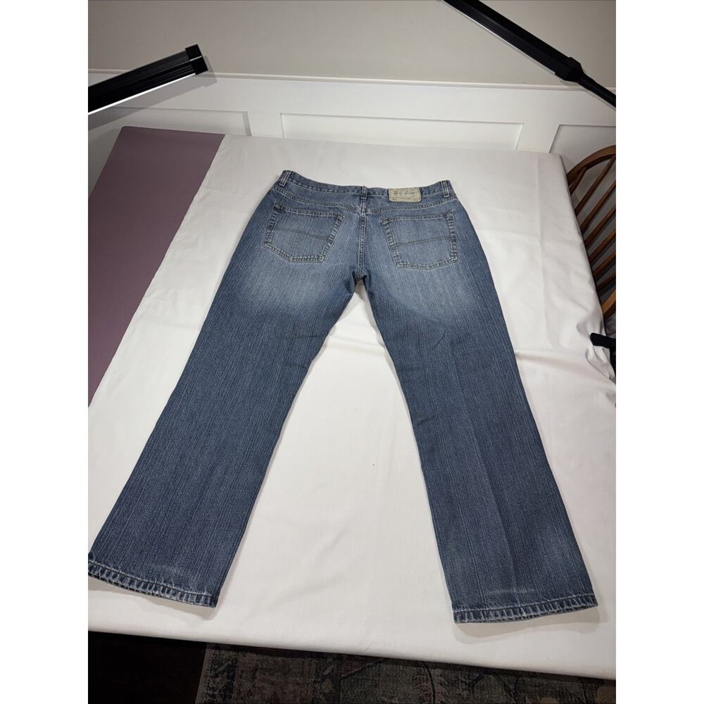 Tommy Hilfiger Men's Vintage Bootcut Jeans 34x30 Light Wash Blue Denim Pants - Picture 10 of 13